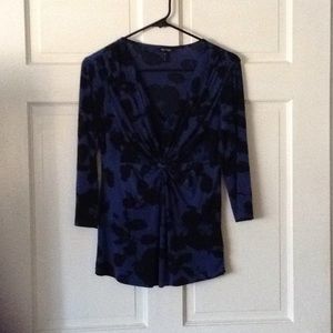 Blue w/ black flower 3/4 sleeve v-neck shirt